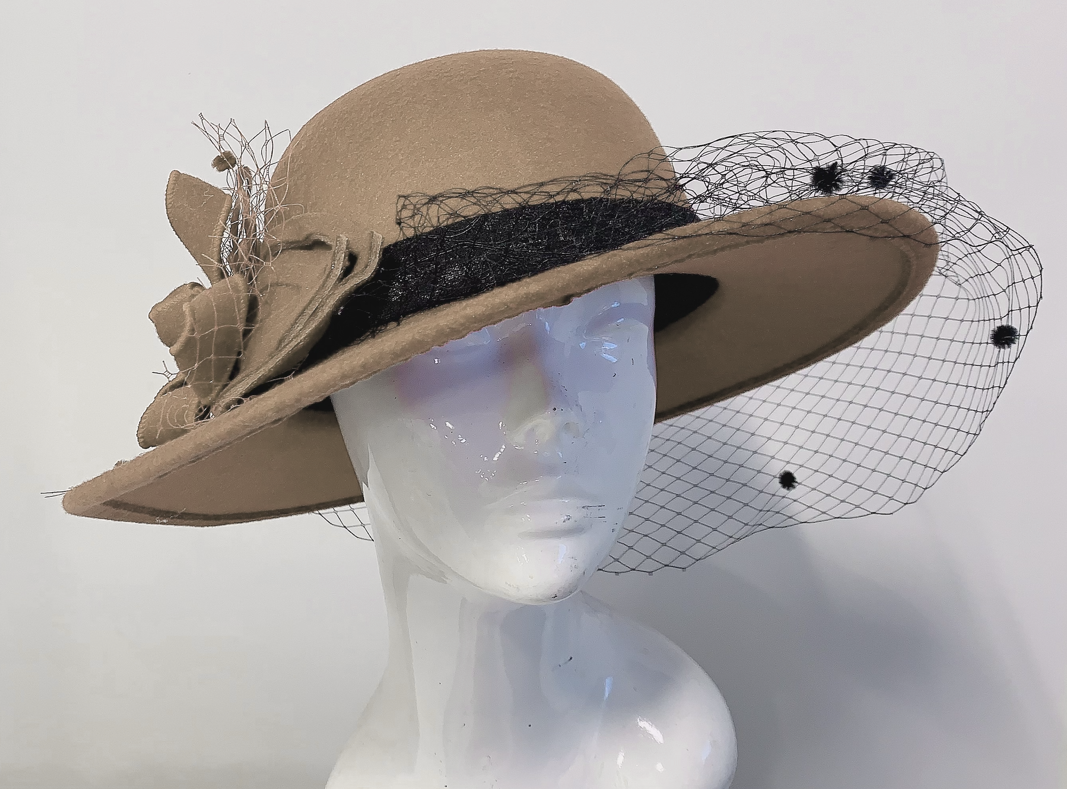 Large Wool Mix Brim Fedora with Hat Veil Hatinator Fascinator - Beige / Light Tan / Camel