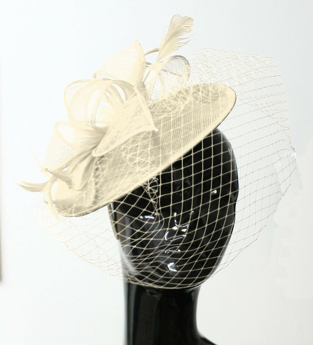 Caprilite Soucoupe Sinamay Bandeau Fascinator Mariage Ascot Chapeau Hatinator Birdcage Veil [Crème]