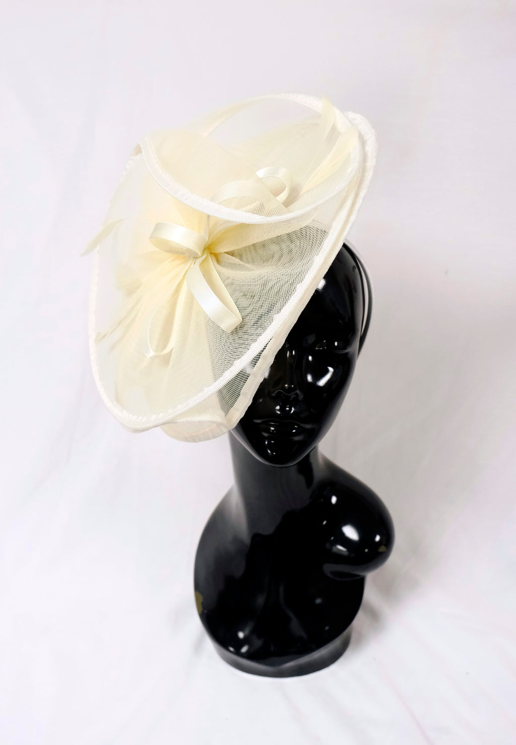 Crème Fascinator Mariages Ascot Hatinator Races