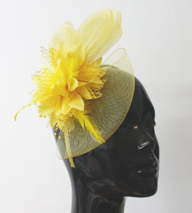 Caprilite jaune pâle fleur voile plumes bibi sur bandeau mariage