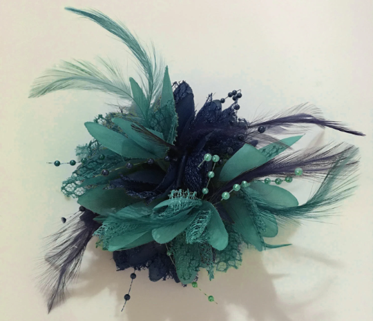 Fascinator Caprilite - Piume E Rete, Per Matrimoni Ed Eventi Fascinator Caprilite - Piume E Rete, Per Matrimoni Ed Eventi