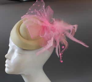 Caprilite Cream Ivory and Baby Pink Hat Pill Box Veil Hatinator UK Wedding Ascot Races Clip Felt